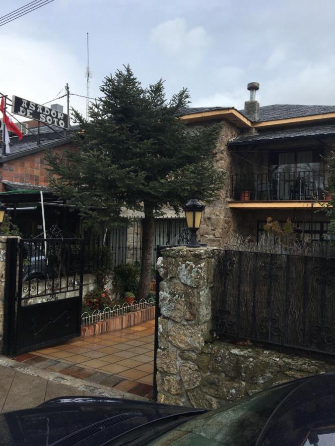 Gran Hostal Asador De Soto Soto del Real Bagian luar foto